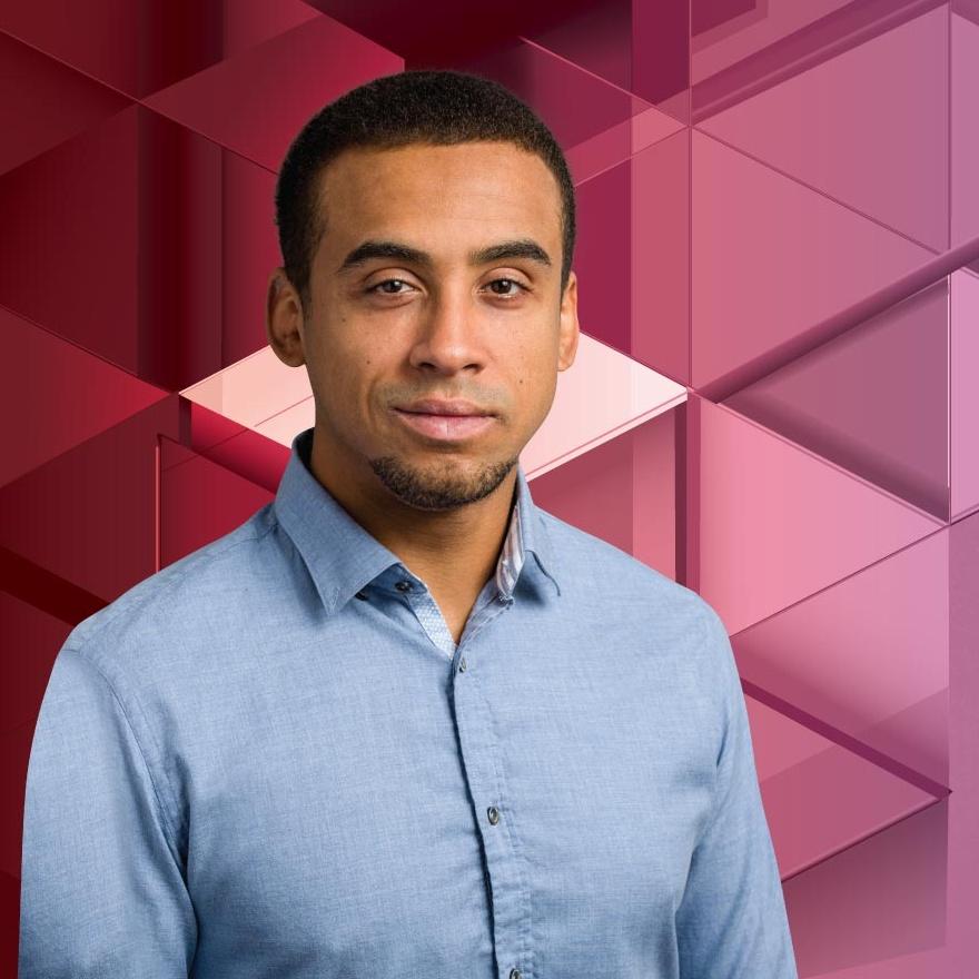 Chris Trew | Founder and CEO, Stratis | Fintech Finance