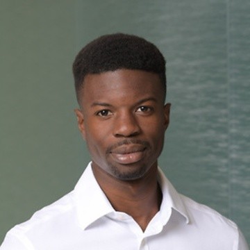 Efayomi Carr